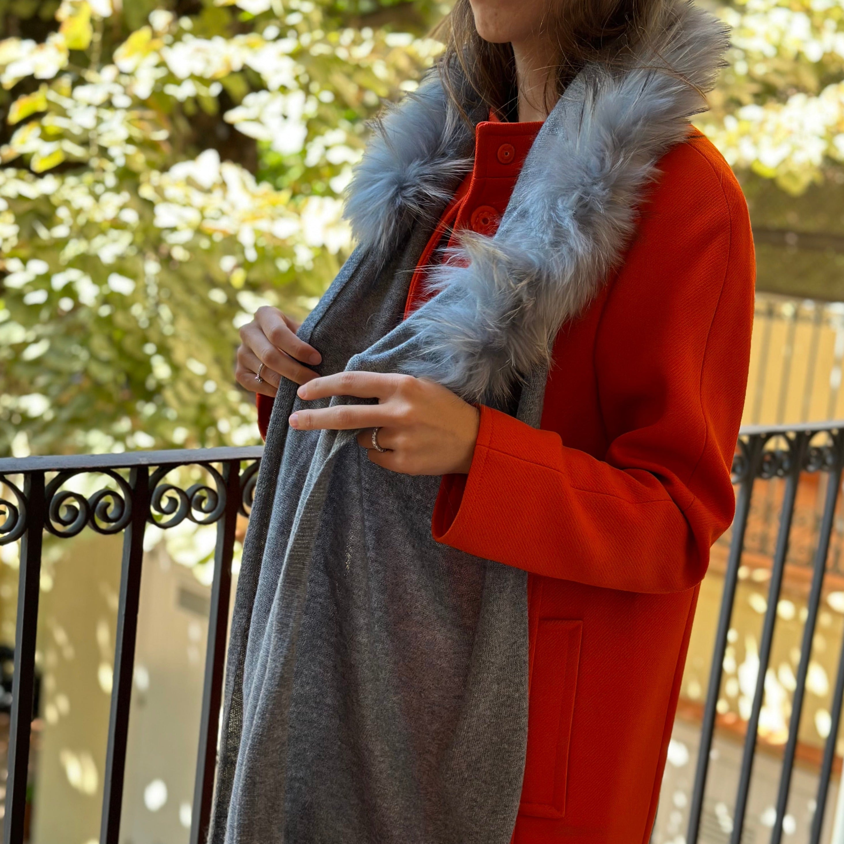 Chal Estola Con Visón Gris