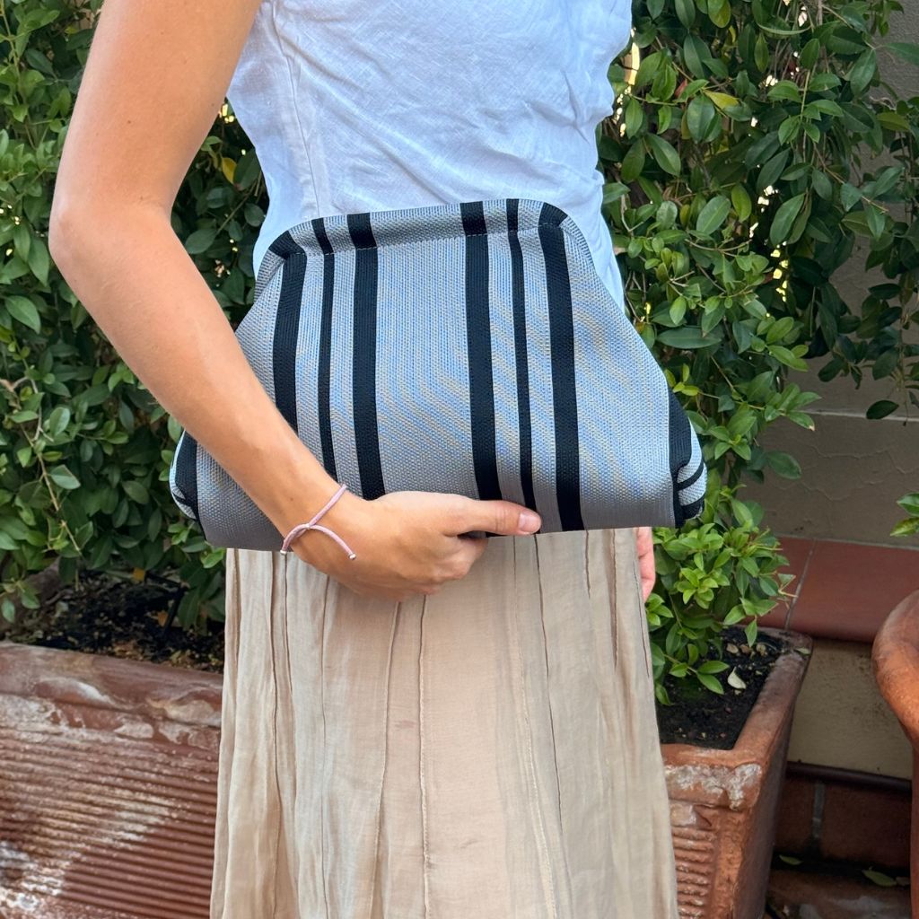 Bolso Mano Rayas Gris/Negro