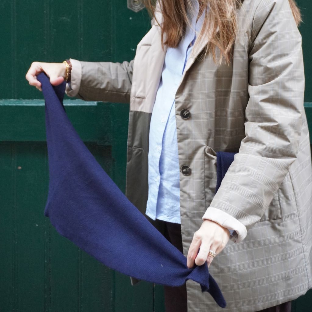 Bufanda triángulo 100% Cashmere Azul Marino
