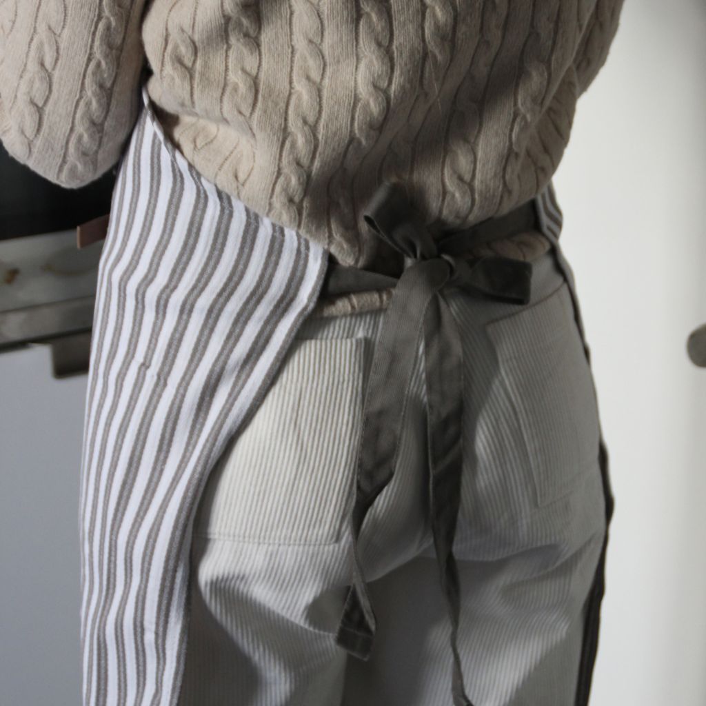 Delantal Rayas Gris