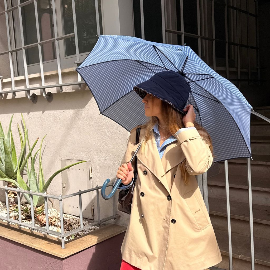 Gorro Lluvia Ribete Flores Azul Marino