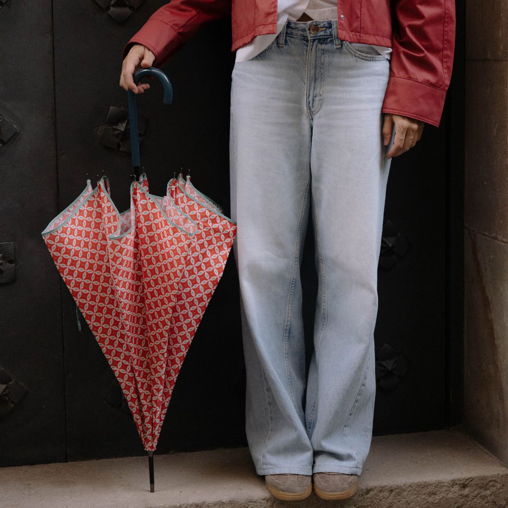 Large Geometric Umbrella