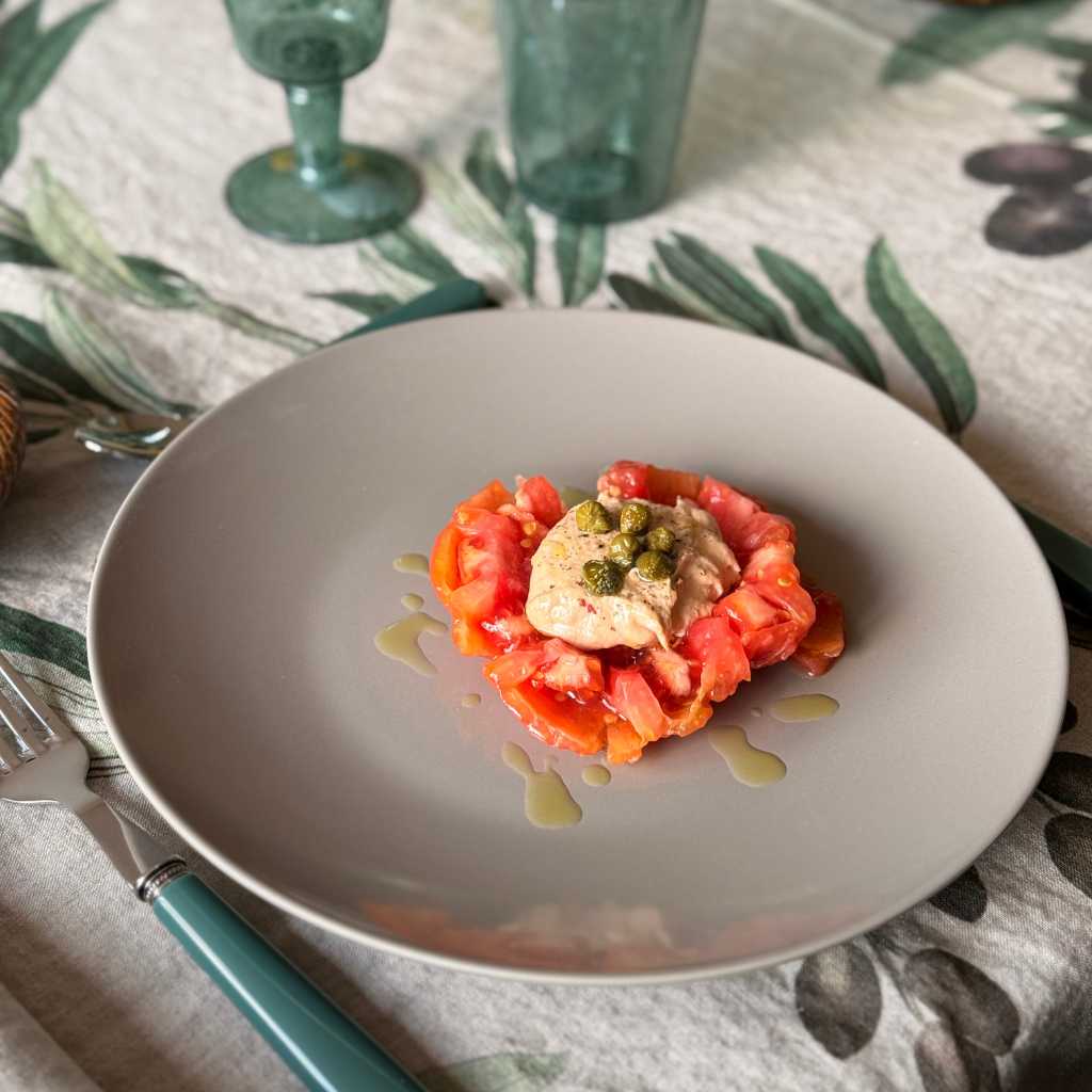 Tomate con Mousse de Ventresca