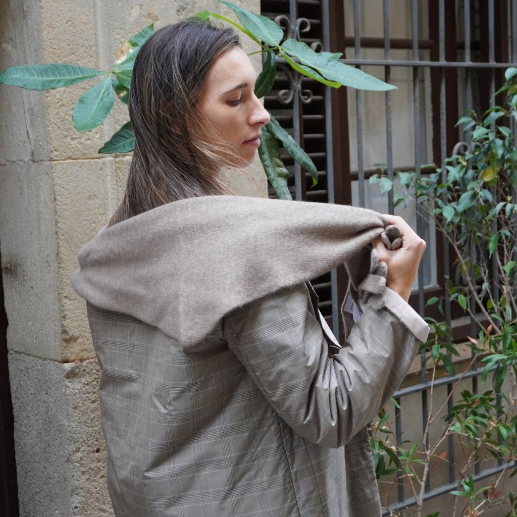 Bufanda triángulo 100% Cashmere Beige