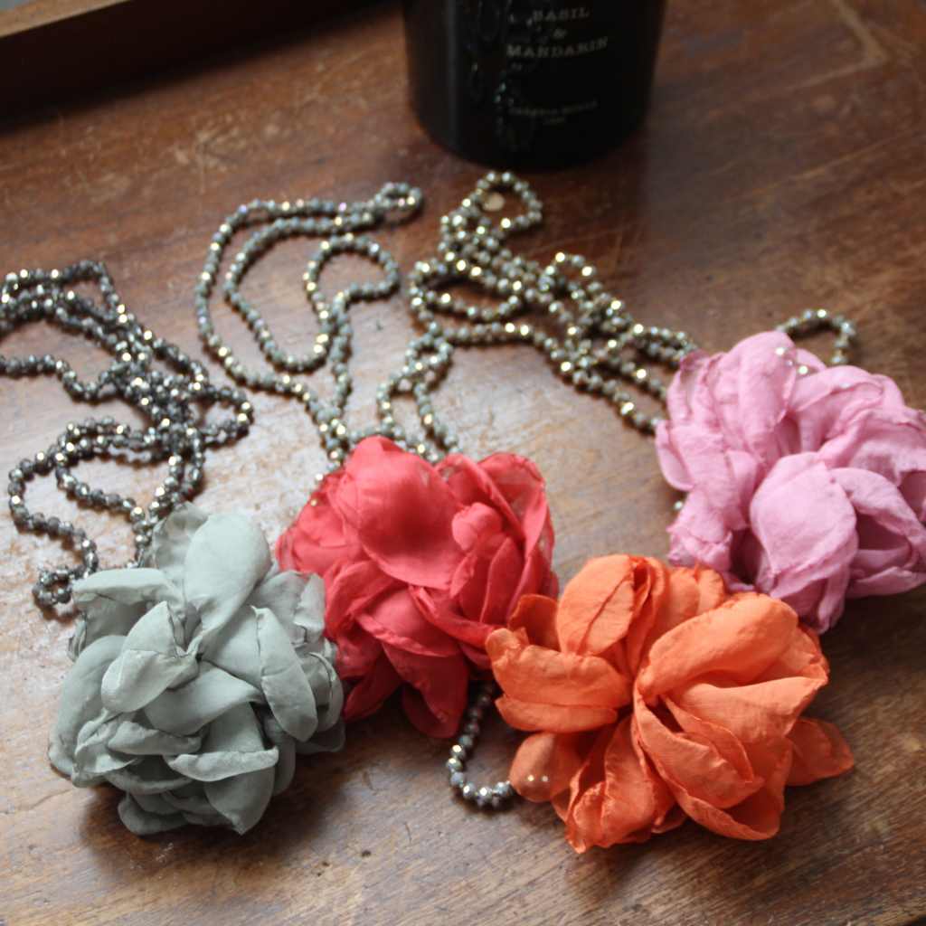 Collar Largo Flor