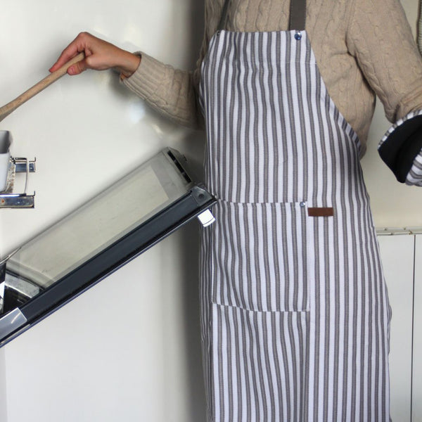 Delantal Rayas Gris