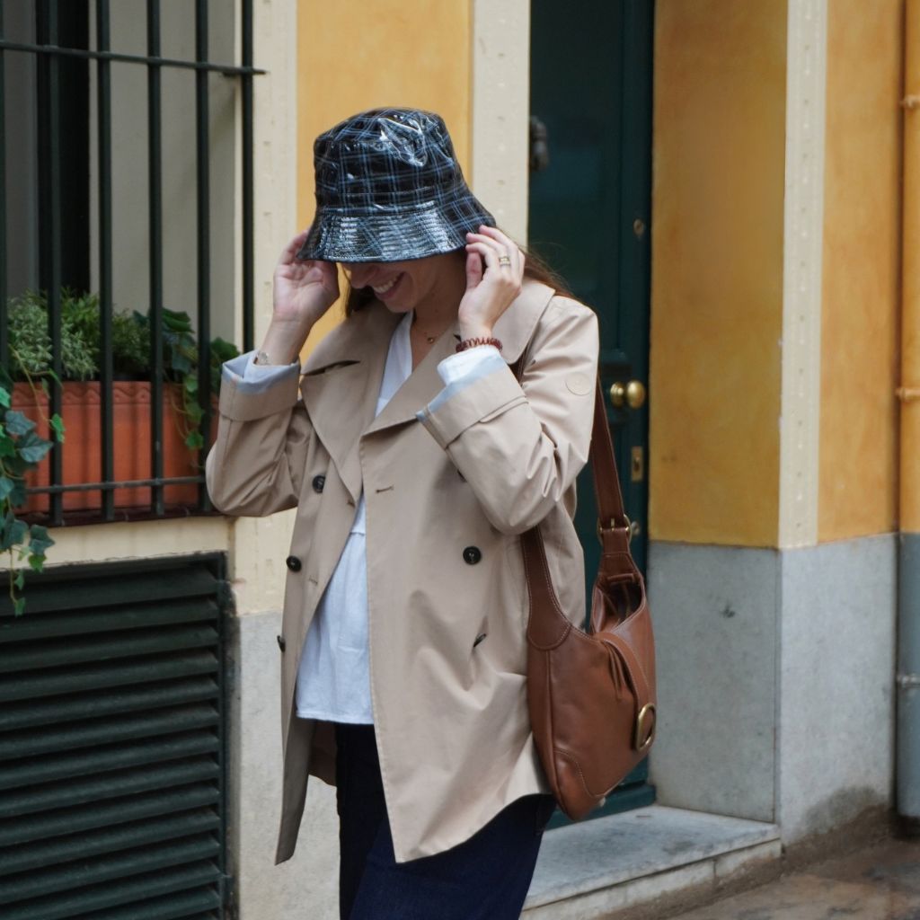 Gorro Lluvia Cuadros Escoceses Negro